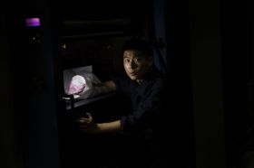 【致敬零点劳动者】系列报道之报纸印刷匠刘笑：别人的早餐，是我的晚餐