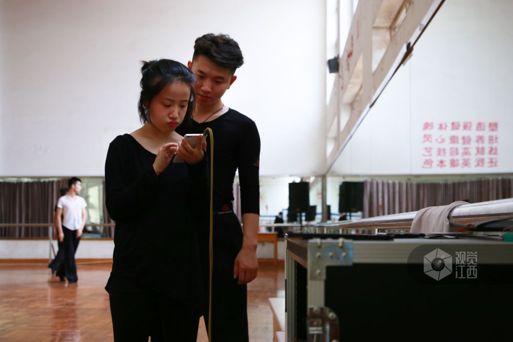 江西舞者“蔡依林”：青春为自己绽放