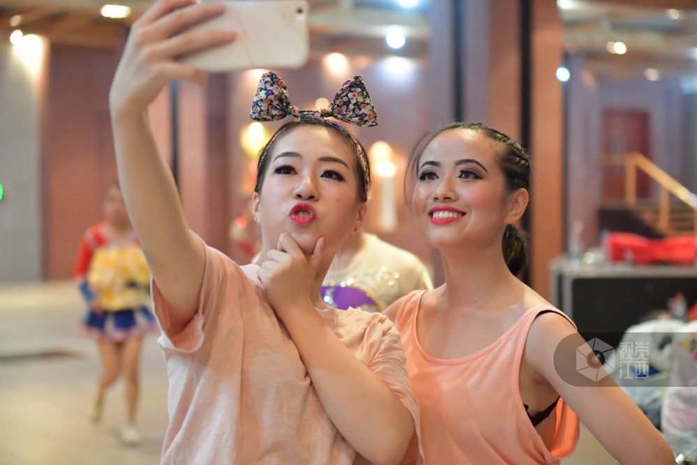 江西舞者“蔡依林”：青春为自己绽放