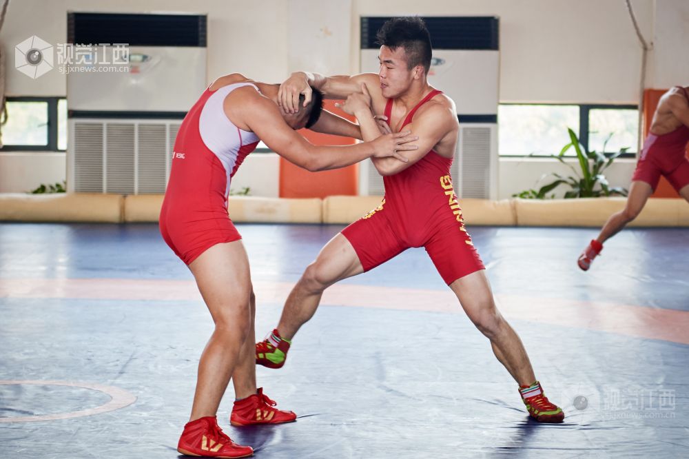 摔跤吧！男孩儿！江西健儿演绎技艺与力量的视觉盛宴