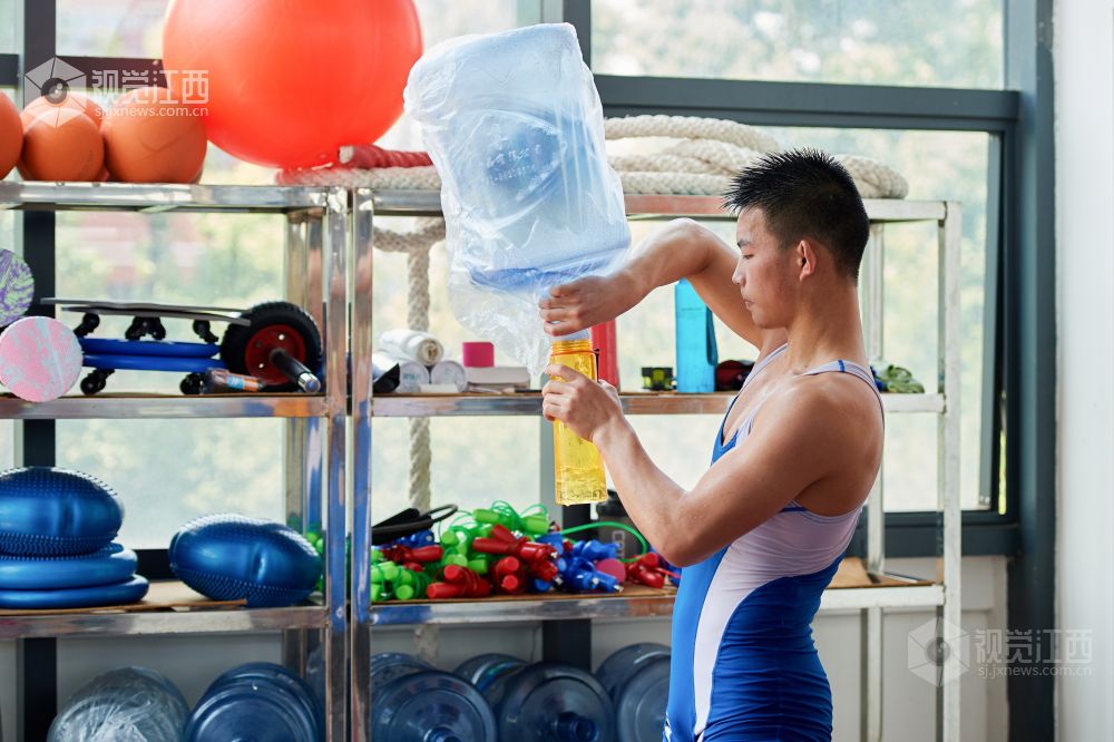 摔跤吧！男孩儿！江西健儿演绎技艺与力量的视觉盛宴