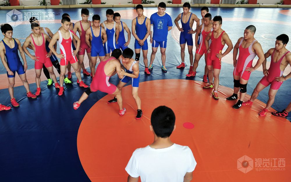 摔跤吧！男孩儿！江西健儿演绎技艺与力量的视觉盛宴