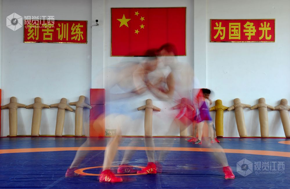 摔跤吧！男孩儿！江西健儿演绎技艺与力量的视觉盛宴