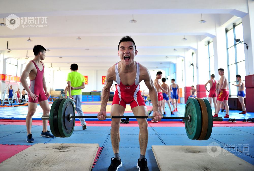摔跤吧！男孩儿！江西健儿演绎技艺与力量的视觉盛宴
