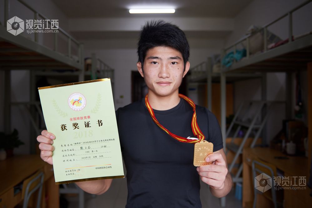 摔跤吧！男孩儿！江西健儿演绎技艺与力量的视觉盛宴