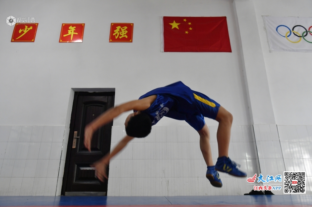 摔跤吧！乡村少年