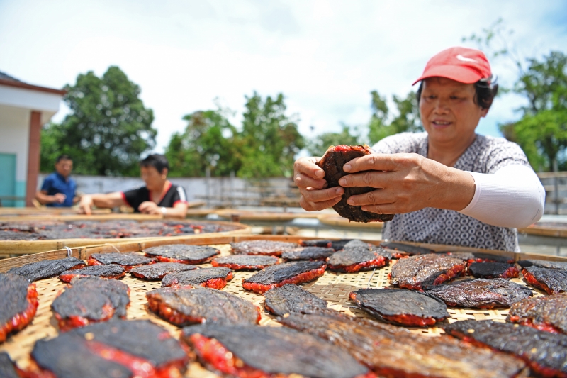 江西铅山：晒出幸福生活