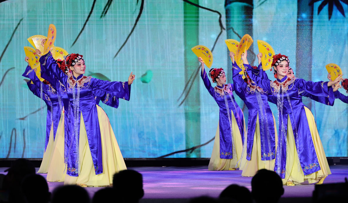 “舞动赣鄱”--2025年江西省广场舞集中展演在南昌举行