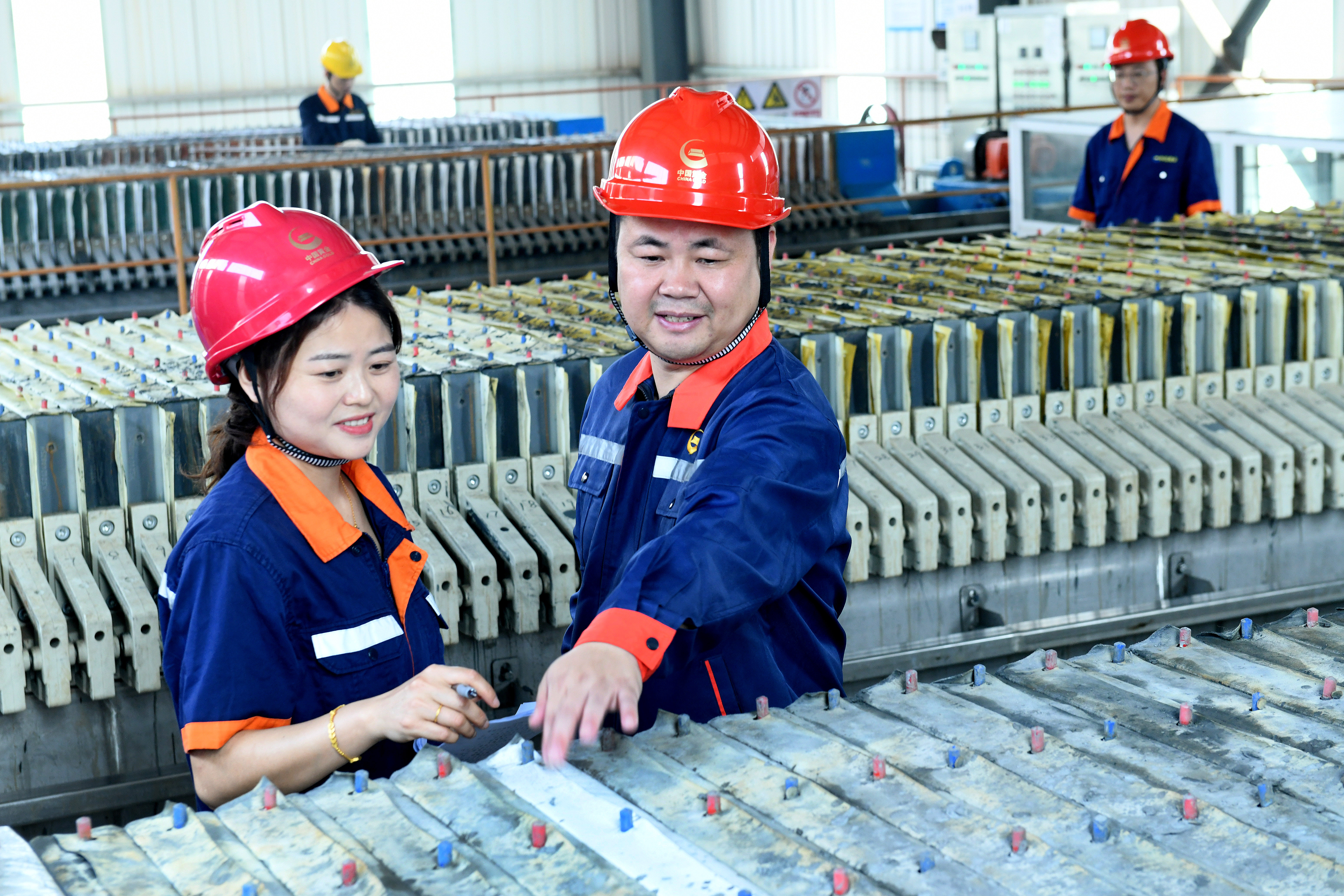 全国劳模倪平：用匠心铸就金色人生