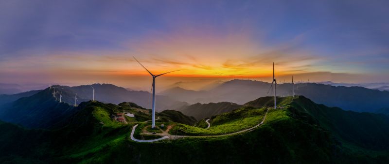 江西万安：天湖霞光 绚丽多彩