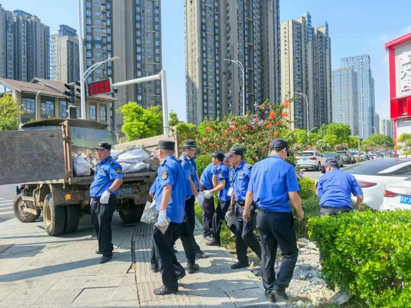 江西南昌：红谷滩区城市管理行政执法大队精细化管理 推进城市品质再升级