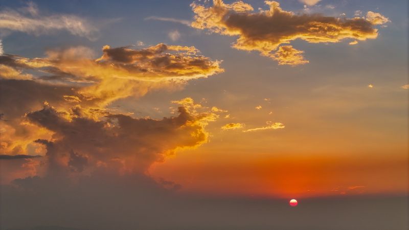 江西吉安：绚丽晚霞 迷人梦幻