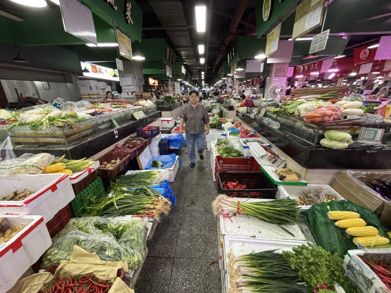 江西上饶：八角塘市场物丰价廉