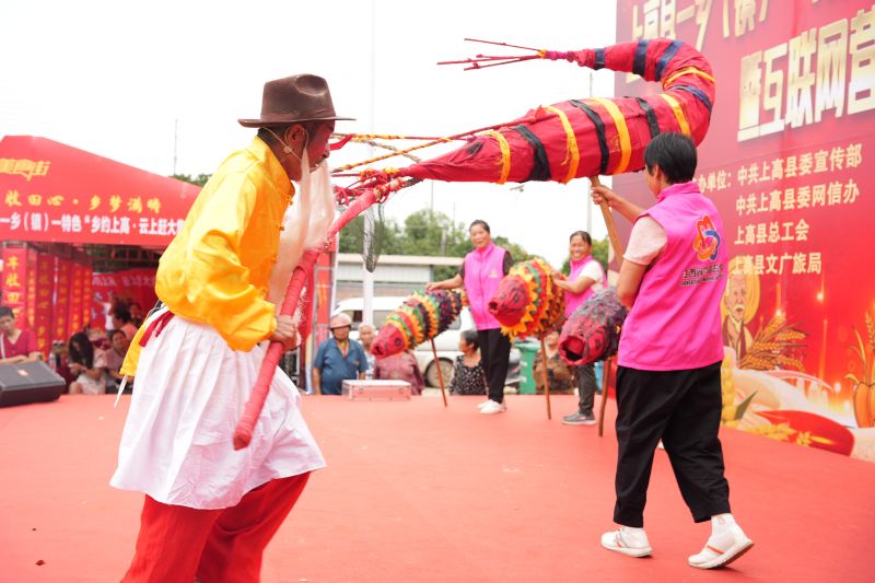 江西上高：非遗“鱼仔灯” 表演尽显传统魅力