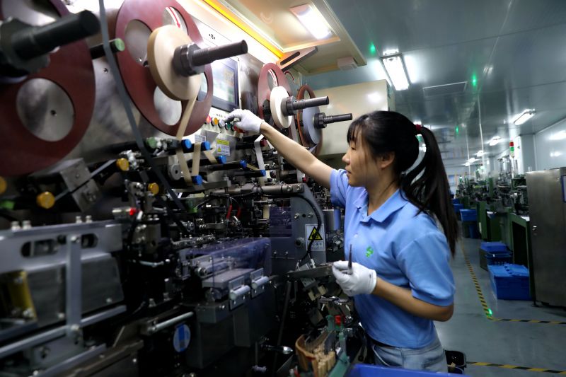 江西遂川：科技企业生产忙