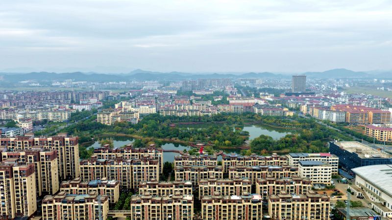 江西峡江：初冬公园景色美