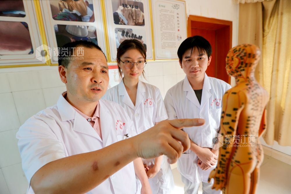 江西峡江：乡村医生二十八载守护乡亲健康